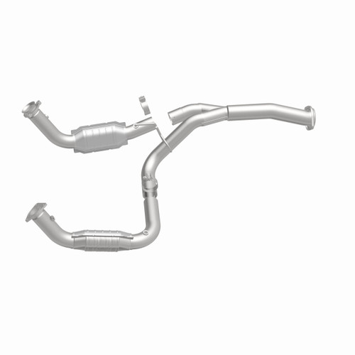 MagnaFlow 21-252 OEM Grade Direct-Fit Catalytic Converter for 2011-2019 Chevrolet GMC Sierra Silverado 2500/3500 HD