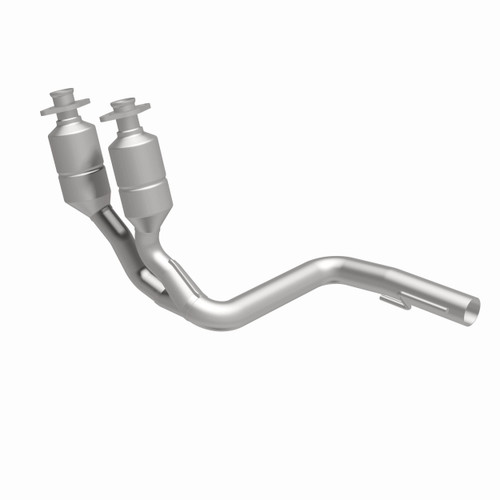 MagnaFlow 24507 HM Grade Direct-Fit Catalytic Converter for 1999-2004 Jeep Grand Cherokee