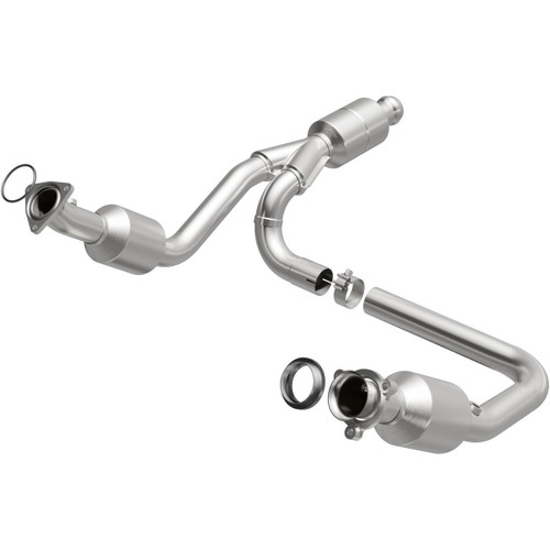 MagnaFlow OEM Grade Direct-Fit Catalytic Converter 52642 for 2016-2020 GM Sierra Silverado