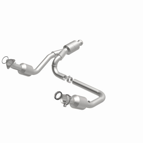 MagnaFlow OEM Grade Direct-Fit Catalytic Converter 52642 for 2016-2020 GM Sierra Silverado