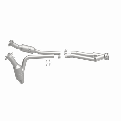 MagnaFlow OEM Grade Direct-Fit Catalytic Converter 52436 for 2015-2019 Ford Transit