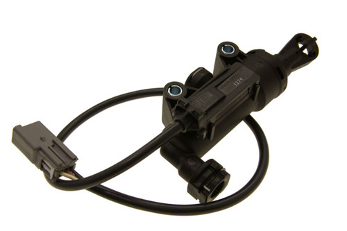 Clutch Master Cylinder SH5597 - angled view