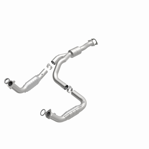 MagnaFlow OEM Grade Direct-Fit Catalytic Converter 52113 for 2012-2020 GM Express Savana