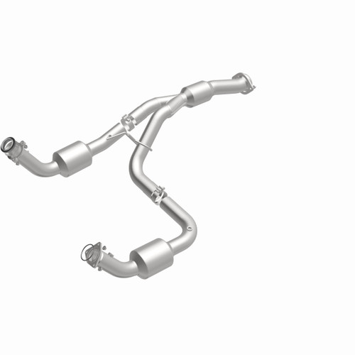 MagnaFlow OEM Grade Direct-Fit Catalytic Converter 51812 for 2011-2019 GM Sierra Silverado HD