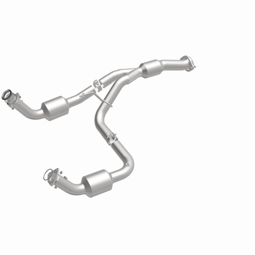 MagnaFlow OEM Grade Direct-Fit Catalytic Converter 51812 for 2011-2019 GM Sierra Silverado HD