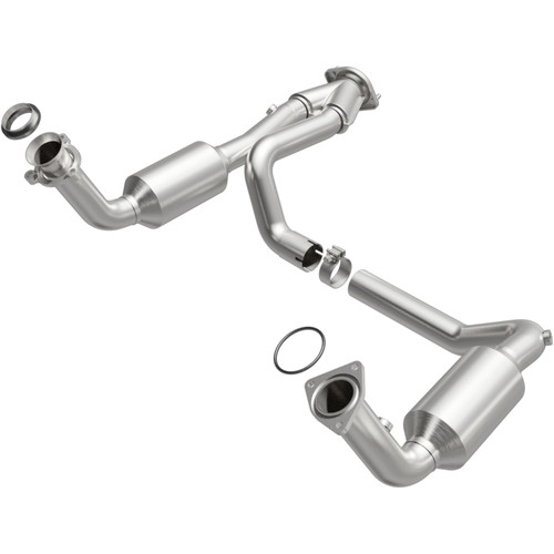 MagnaFlow OEM Grade Direct-Fit Catalytic Converter 51097 for 1999-2007 GM Avalanche Escalade Sierra Silverado