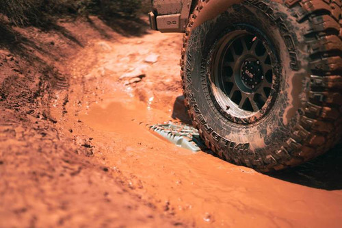 DV8 Offroad RTB1-01OL Vehicle Traction Mat - Olive