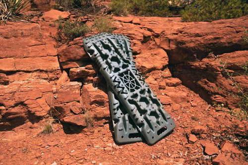 DV8 Offroad RTB1-01OL Vehicle Traction Mat - Olive