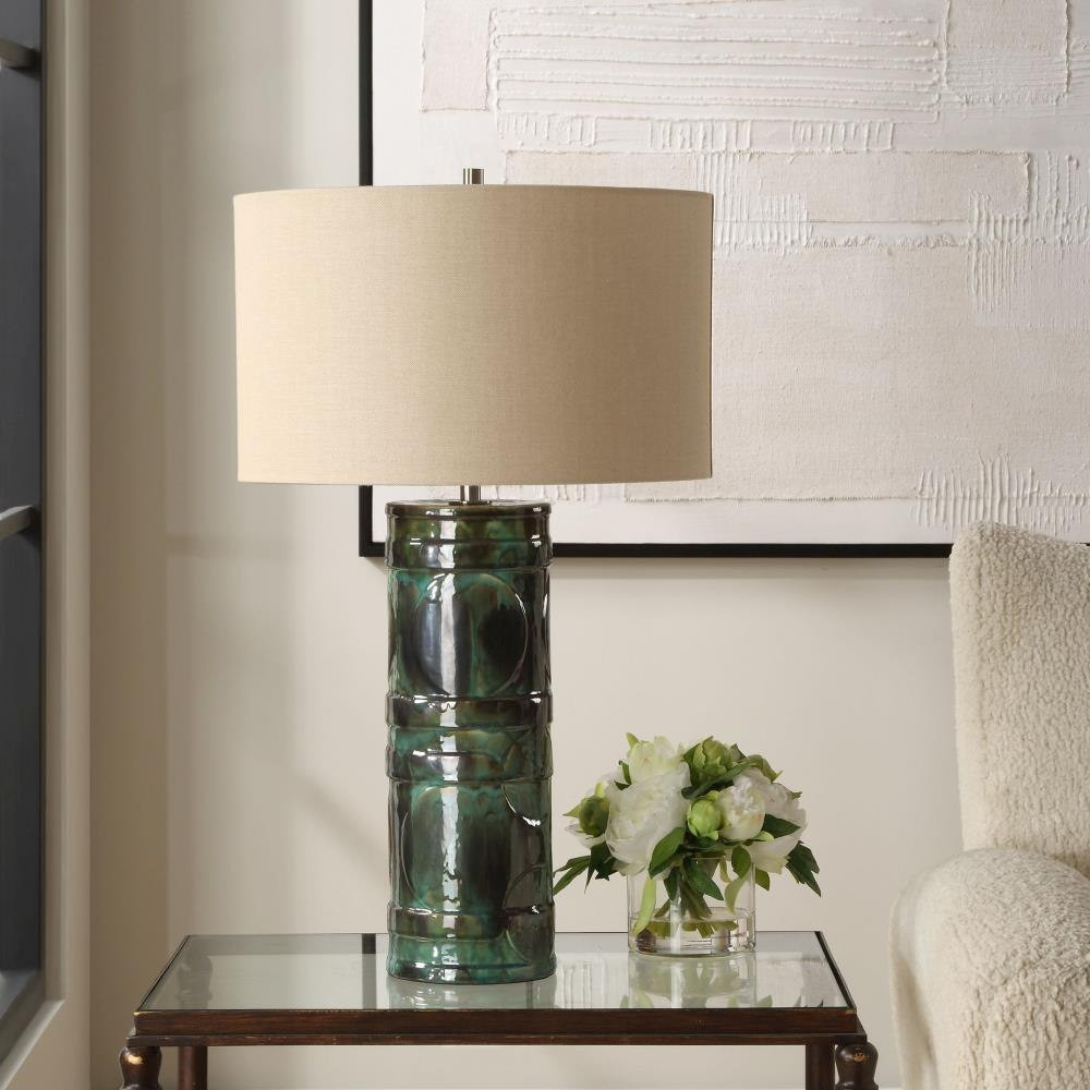 {"pim_id":"208_30396_a_beauty_light_off_new_2k","sku":"208_30396","media_type":"media"}
