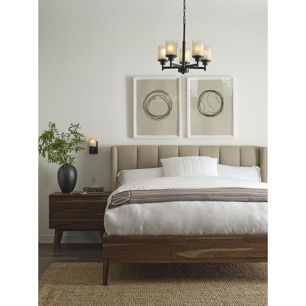 {"pim_id":"70_ALEXA_bedroom_20_v_1k","sku":"70_P4459","media_type":"media"}