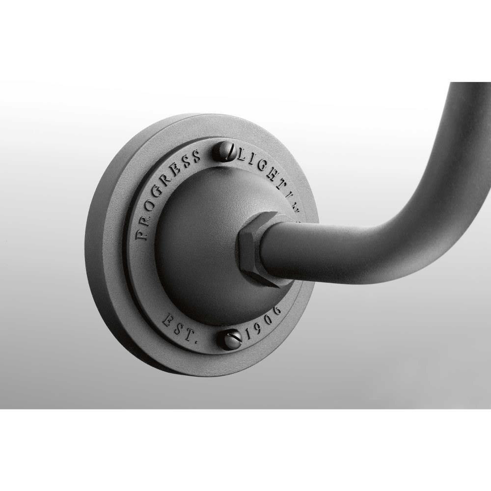 {"pim_id":"70_cedar_springs_detail1_detailshot_1k","sku":"70_P560091","media_type":"media"}