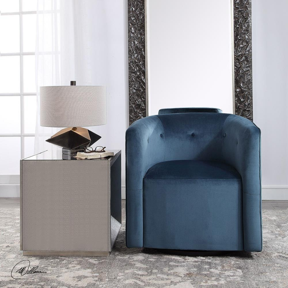 {"pim_id":"208_furn_2727_23491_a5_alternate_beauty_new_2k","sku":"208_23491","media_type":"media"}
