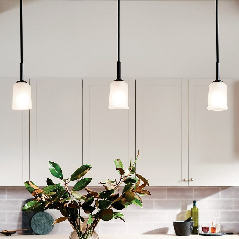 {"pim_id":"147_43674bk_kitchen_shailene_overall_day_1b_lifestyledetail_fullproduct_1k","sku":"147_43674","media_type":"media"}