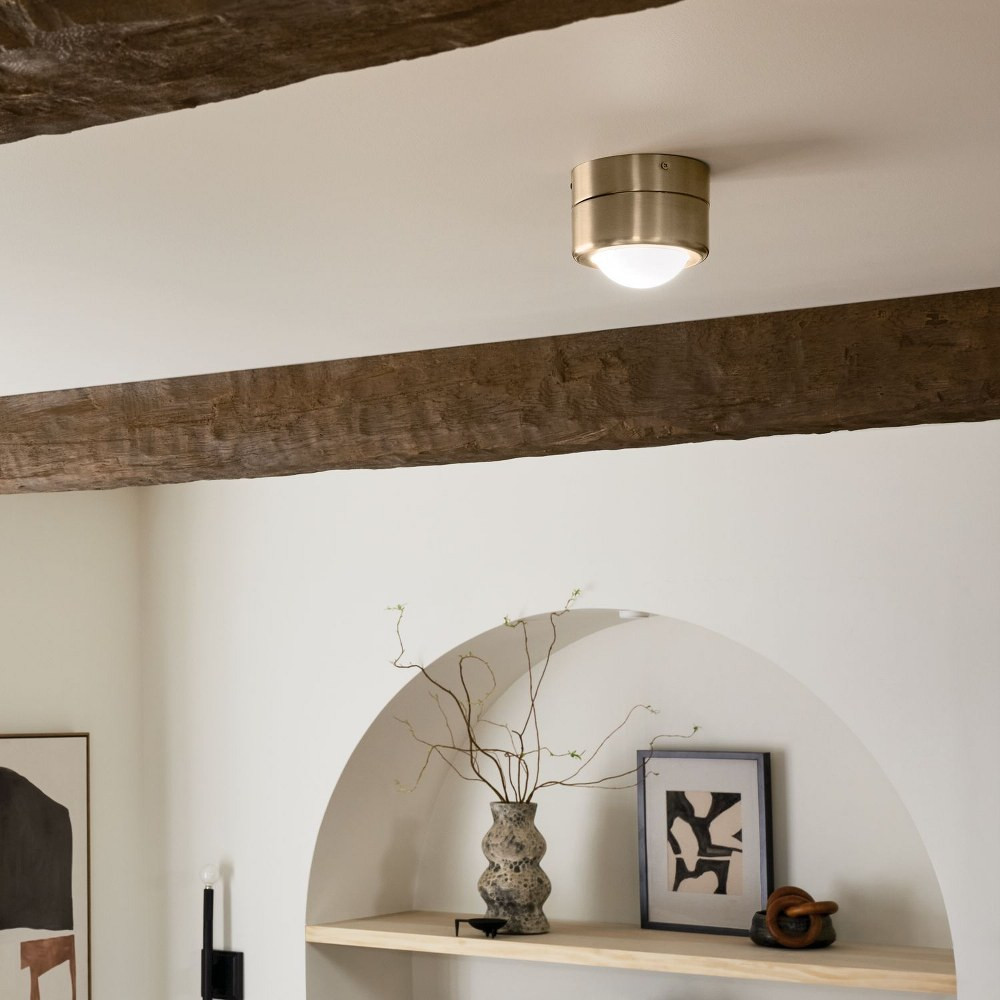 {"pim_id":"147_LivingRoom_Tibi_52600CPZ_Detail_Day_1B_1k","sku":"147_52600","media_type":"media"}