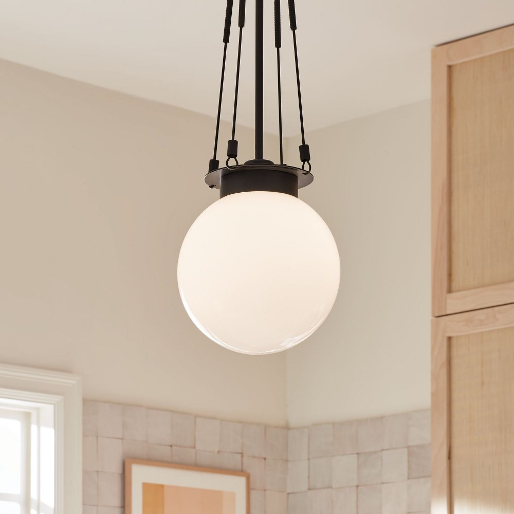{"pim_id":"147_Kitchen_Albers_52582BK_Detail_Day_1B_1k","sku":"147_52582","media_type":"media"}
