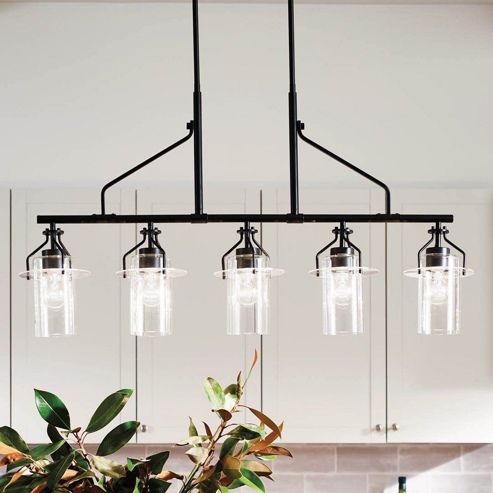 {"pim_id":"147_52379bk_kitchen_everett_overall_day_1b_lifestyledetail_fullproduct_1k","sku":"147_52379","media_type":"media"}
