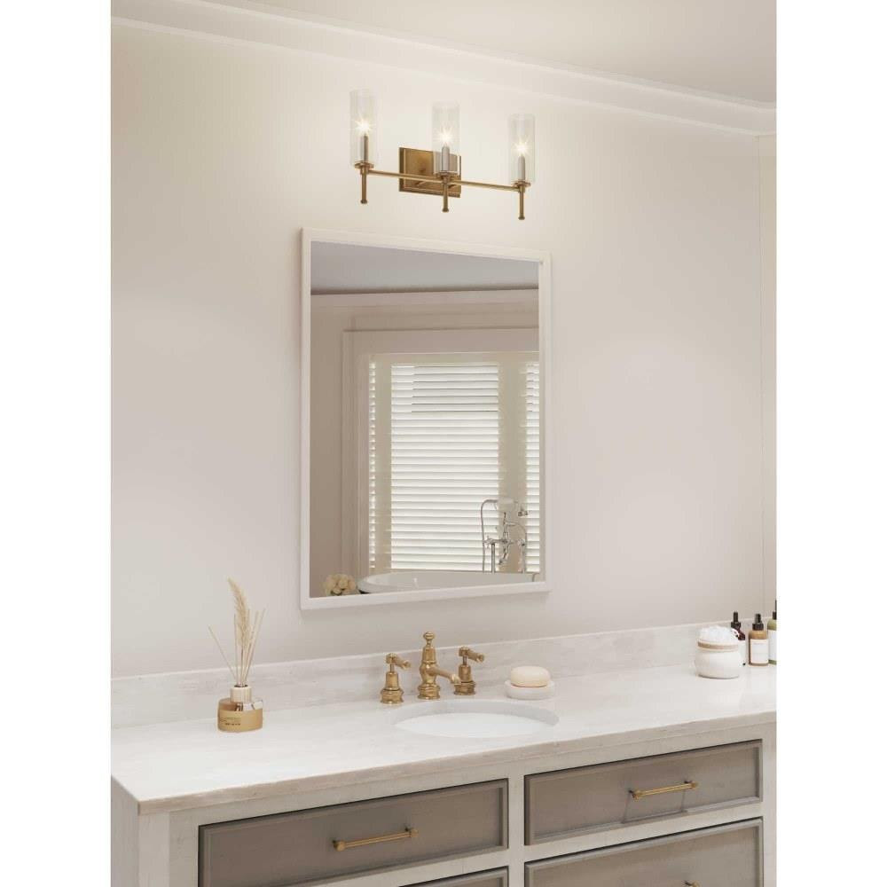 {"pim_id":"70_PROG_Luxury_Bathroom_AG02_P300358_163_Up_3D_appshot_1k","sku":"70_P300358","media_type":"media"}