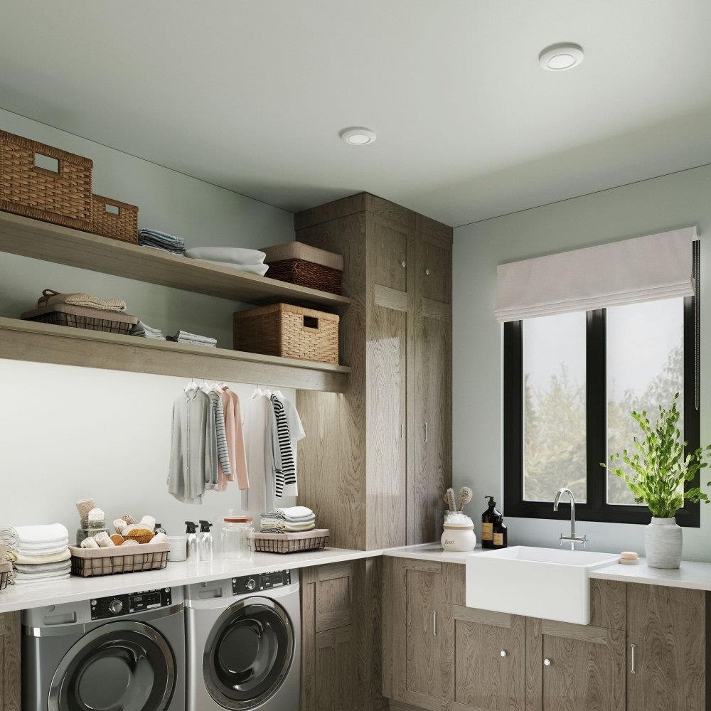{"pim_id":"70_emblem_p810027_028_30_laundry_day_new_1k","sku":"70_P810027","media_type":"media"}