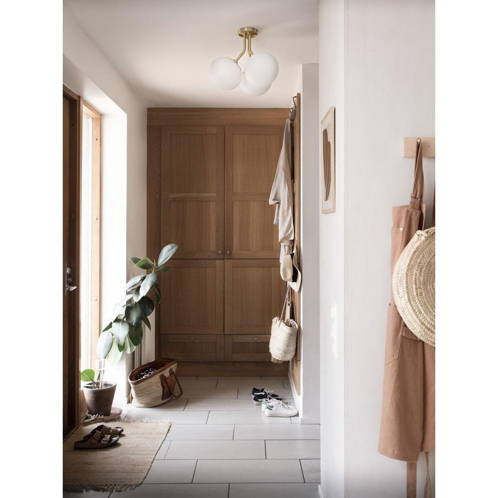 {"pim_id":"735_Estee_H134603_AGB_Design__Photo_Nicola_Brantmark1_1k","sku":"735_H134603","media_type":"media"}