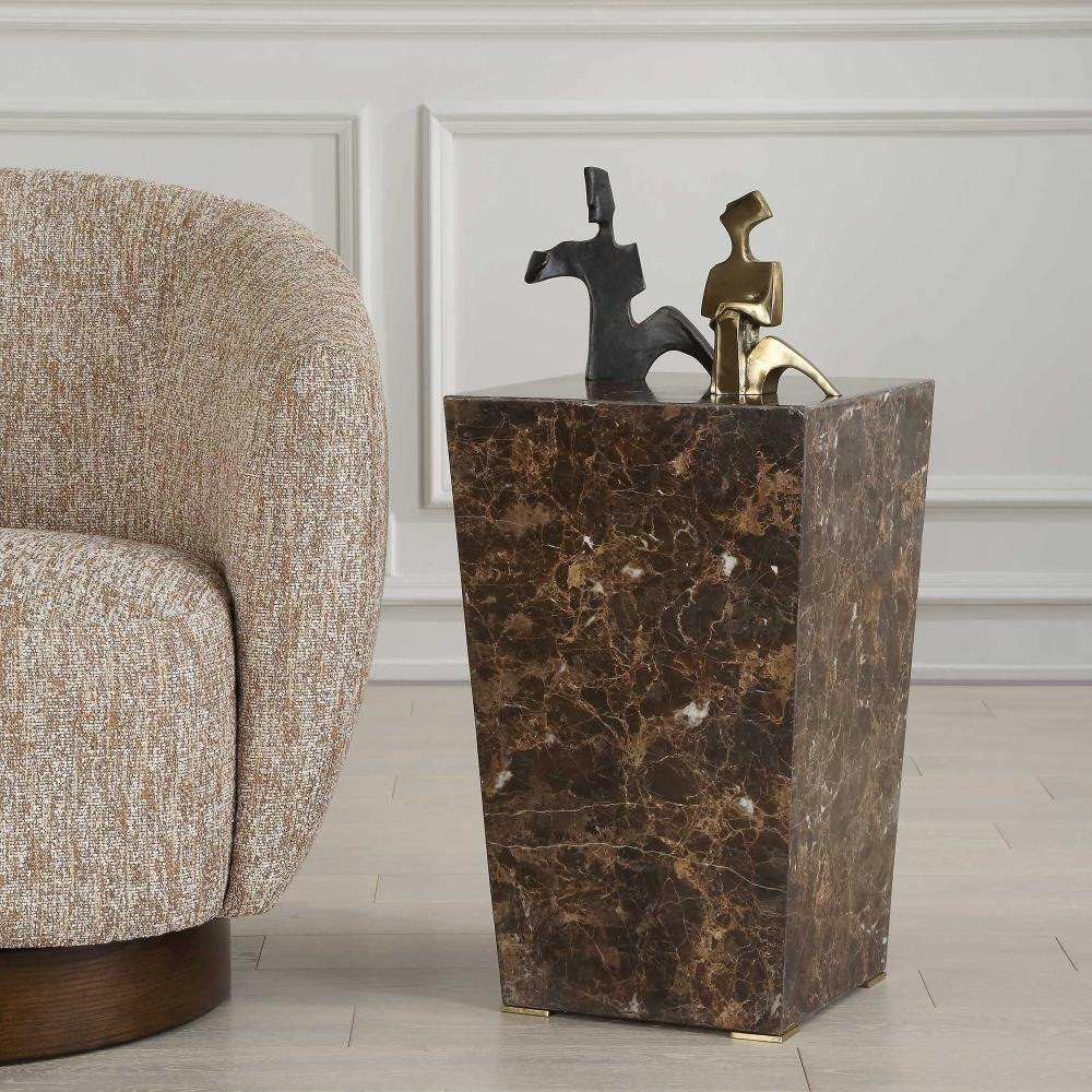{"pim_id":"208_furn_4659_24879_b_new_2k","sku":"208_24879","media_type":"media"}