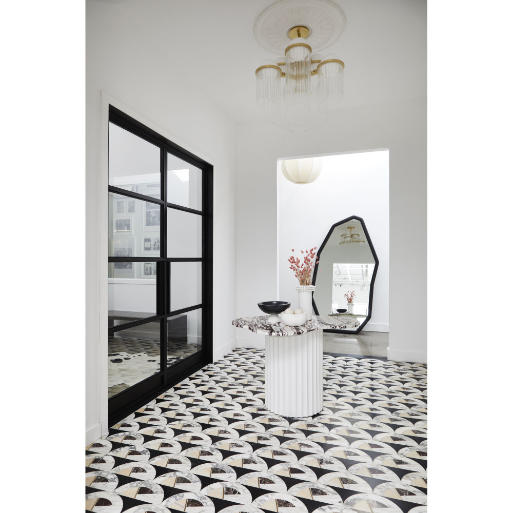 {"pim_id":"72_celestial_398_32_agb_design_ali_budd_interior_alibuddinteriors_5_v1_2k","sku":"72_398-32-AGB","media_type":"media"}