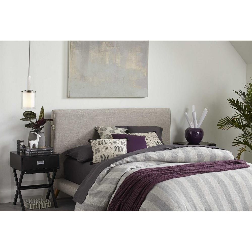 {"pim_id":"70_PROG_MAST_PENDANT_BEDROOM_appshot_1k","sku":"70_P500192","media_type":"media"}