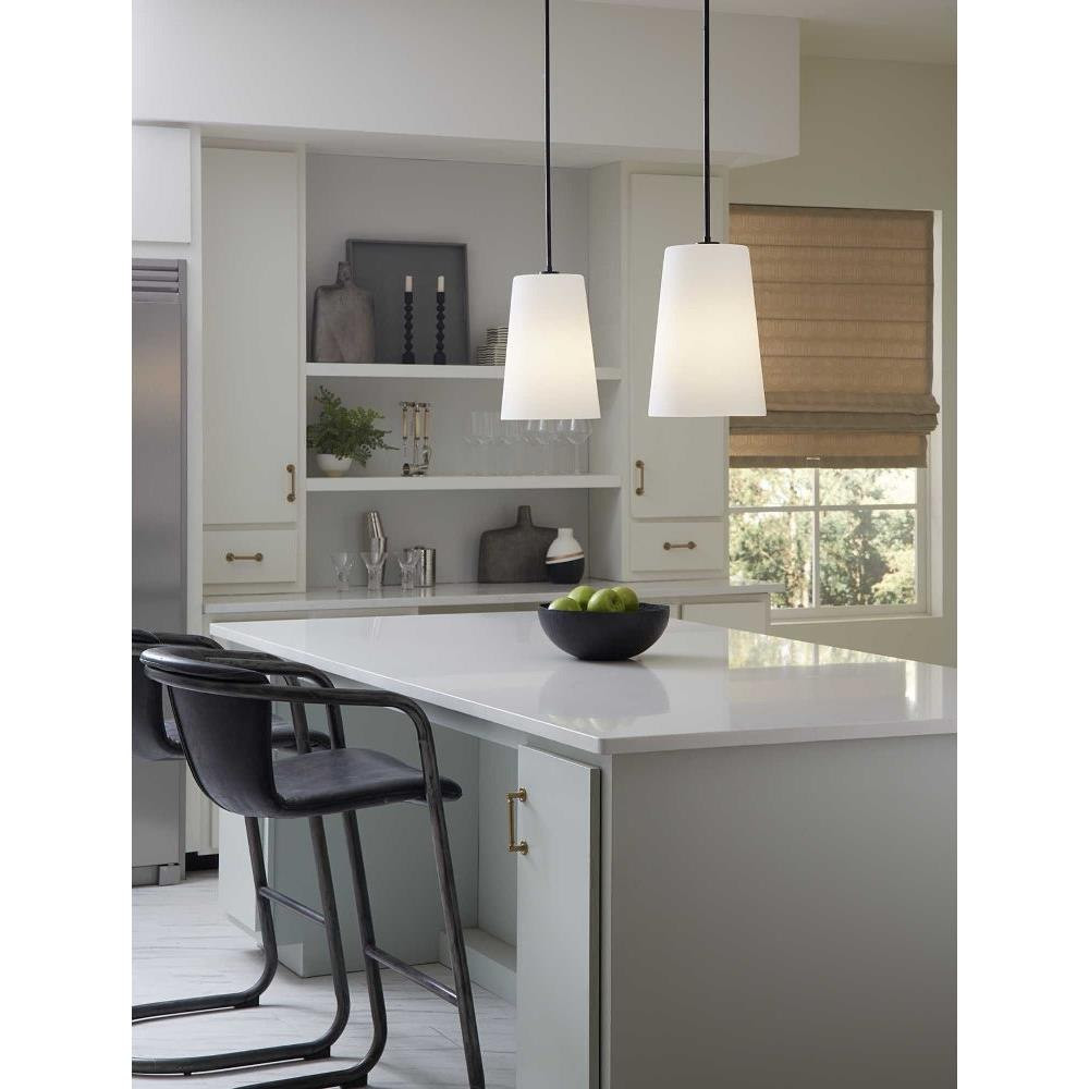 {"pim_id":"70_PROG_Clarion_Black_Kitchen_P500430_31M_Day_On_3D_appshot_1k","sku":"70_P560348","media_type":"media"}