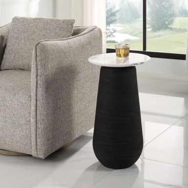 {"pim_id":"208_furn_4494_22997_b_new_2k","sku":"208_22997","media_type":"media"}
