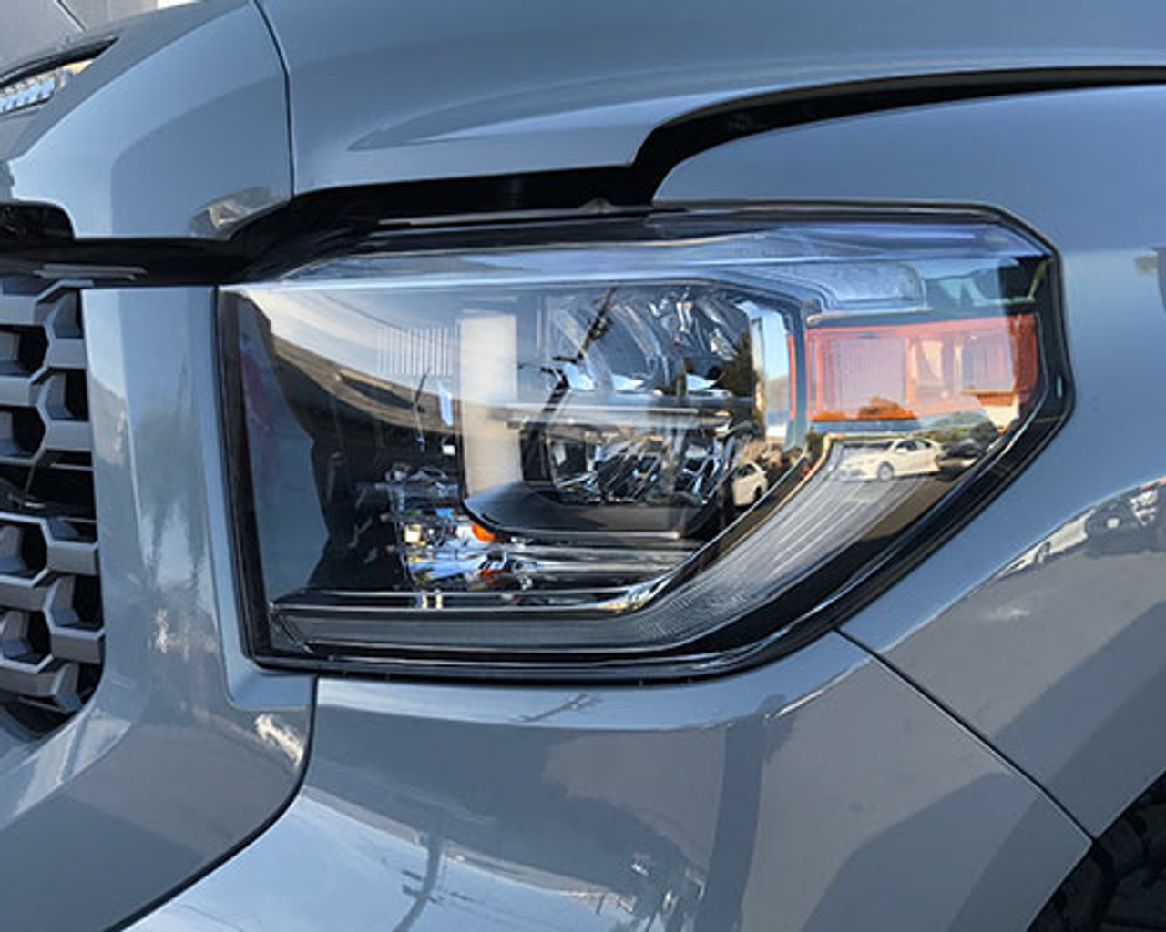 2018 Toyota Tundra LED headlights