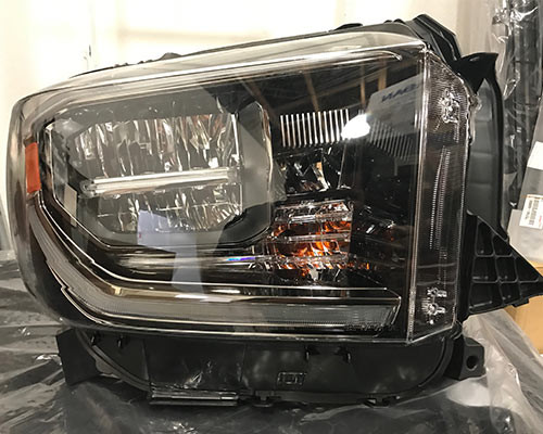 2018 Toyota Tundra LED headlights