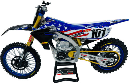 NEW RAY TOYS - 58423 - Yamaha YZ450F Motocross of Nations Bike - Eli Tomac - 1:12 Scale - Red/Blue/Yellow