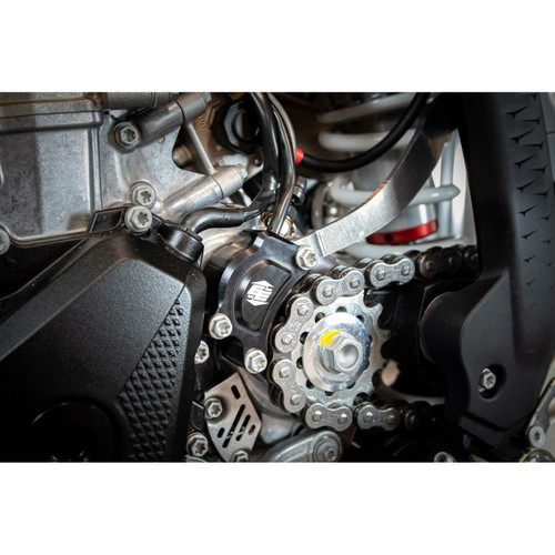 CLUTCH CYLINDER GUARD HUS/KTM