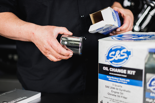 S&S CYCLE - 218944 - Oil Change Kit - Chrome Filter - M8 - 5 US quarts