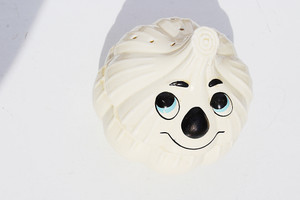 Vintage Ceramic Smiling Face Garlic Keeper