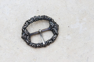 Oval Filigree Design Muted Silver Buckle