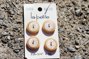 Vintage La Petite Marble Face 3/4" Button #P28