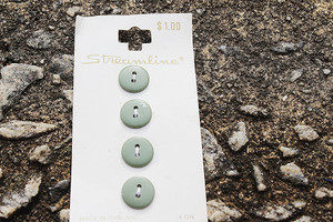 Vintage 1990s Streamline Flat 1/2" Hunter Green Buttons