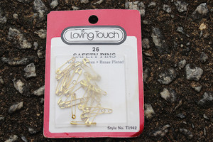 Vintage 1990s Loving Touch Assorted 26 Brass Plated Safety Pins