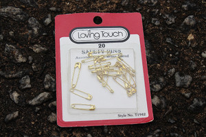 Vintage 1990s Loving Touch Assorted Sizes. 20 Brass Plated Safety Pins