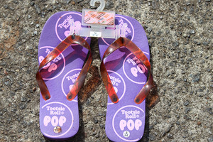 Vintage Tootsie Roll Pop Purple Sole Flip Flops Size 5-6