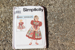 Simplicity Daisy Kingdom Pattern #7349 S 5-6-7-8