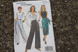 Vogue Very Easy Very Vogue Pattern #8704