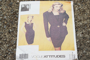 Vogue Badgley Mischka Pattern #1049. Sizes 12-14-16