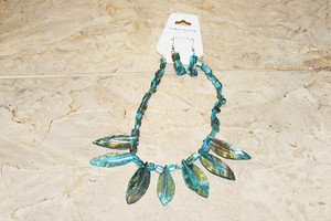 Vintage Fashion Jewelry Blue Seashells Necklace & Earring Set