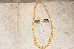 Vintage Wood Beads & Elegance Matching UVA/UVB Sunglasses Set