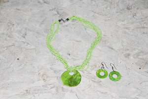 Vintage Seashell & Baby Beads Necklace & Earring Set Green