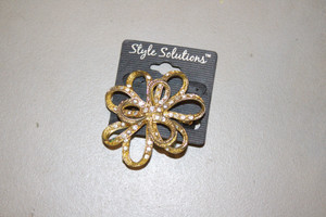 Vintage Style Solutions Faux Gold Metal & Diamonds Ribbon Brooch