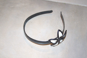 Vintage Black & White Floral Plastic Headband