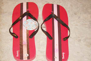 Vintage Tootsie Roll Red/Brown/Pale Size 11-12 Men's Flip Flop