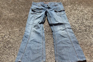 Vintage L.E.I. Flared Legs Cotton/Poly/Spandex Denim Jeans